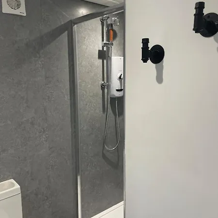 Self Contained - The Venu